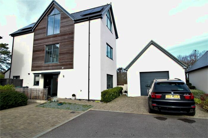 5 Bedroom Detached House To Rent In Old School Mews, Kennington, Ashford, Kent, TN24