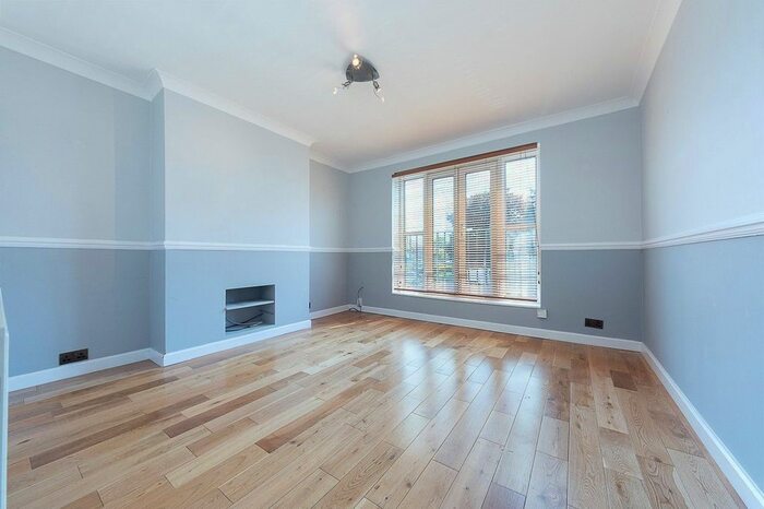 1 Bedroom Flat To Rent In Lyle Court, Lilleshall Road, Morden, SM4