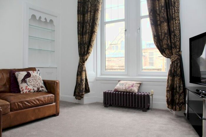 1 Bedroom Flat To Rent In East Clyde Street, Helensburgh, G84