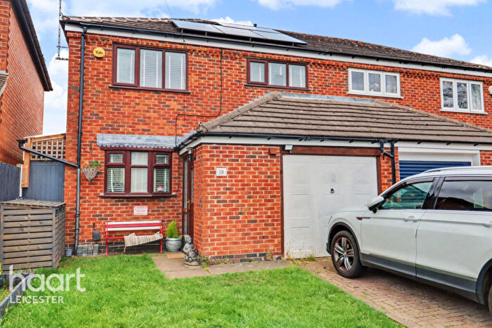 3 Bedroom Semi Detached House For Sale In Glen Park Avenue, Leicester, LE3