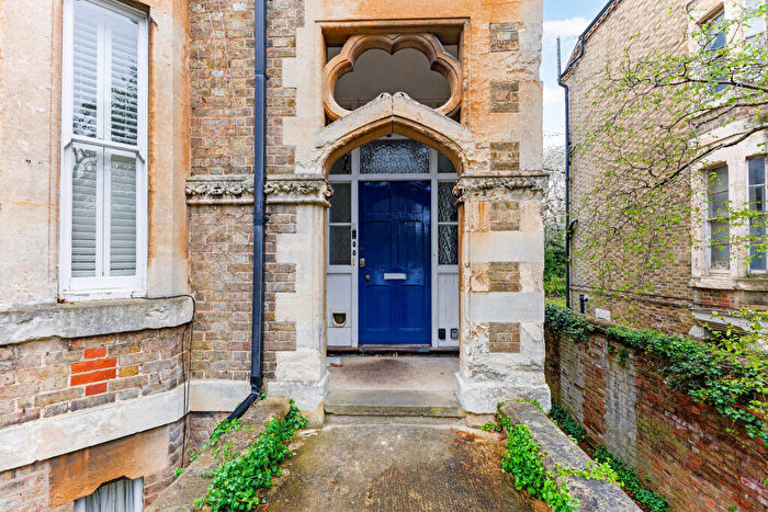 1 Bedroom Flat For Sale In Warnborough Road, Oxford, OX2