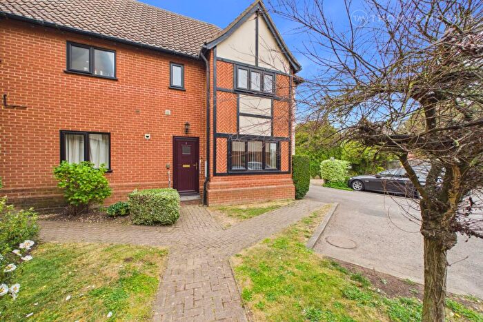 2 Bedroom Apartment For Sale In High Street, Earith, Huntingdon, Cambridgeshire, PE28