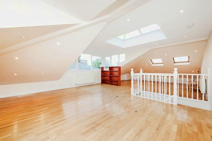 3 Bedroom Flat To Rent In Randolph Avenue, London, W9