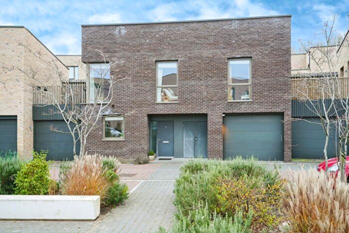 3 Bedroom Link Detached House For Sale In Bluebell Mews, Oxford, OX3