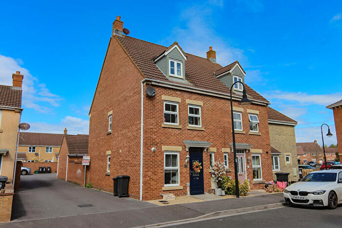 3 Bedroom Semi-Detached House For Sale In Worle Moor Road, Weston-super-Mare, BS24