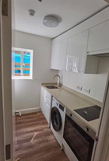 Studio To Rent In Turnpike Lane, London, N8