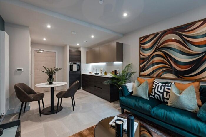 2 Bedroom Flat To Rent In New York Square, Leeds, LS2