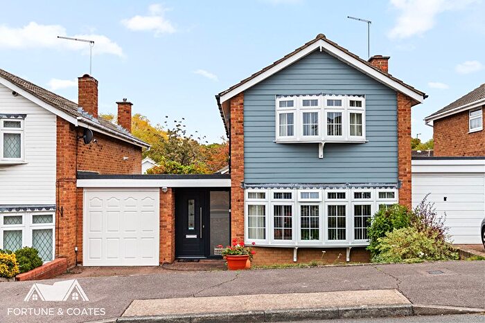 3 Bedroom Link Detached House For Sale In Fir Park, Harlow, CM19