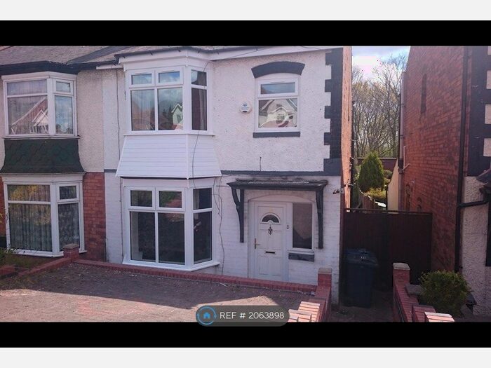 3 Bedroom Semi-Detached House To Rent In Stechford Road, Birmingham, B34