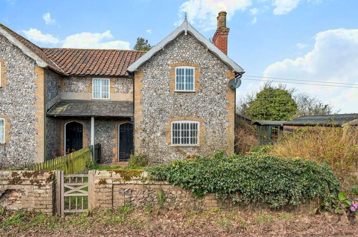 3 Bedroom Semi-Detached House For Sale In Walk Gate Cottages, Salle, Norwich, NR10