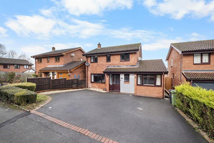 4 Bedroom Detached House For Sale In Oakham Close, Redditch., B98