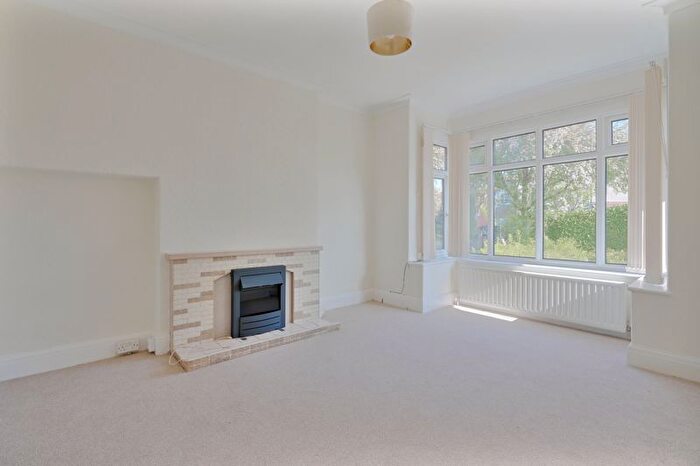 3 Bedroom Detached House To Rent In Cockshutt Road, Sheffield, S8