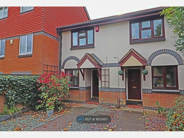 2 Bedroom Terraced House To Rent In Keats Avenue, Redhill, RH1