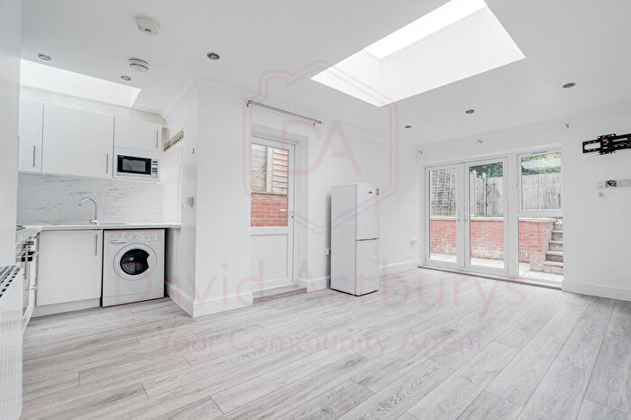 1 Bedroom Apartment To Rent In Pine Road, Cricklewood, London, NW2