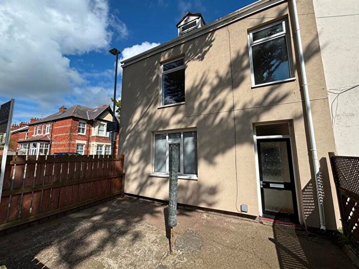 4 Bedroom End Of Terrace House For Sale In Cliff Terrace, Hornsea, HU18