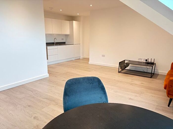 2 Bedroom Flat To Rent In Riverbank Way, Brentford, TW8