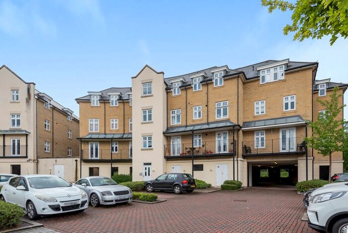 2 Bedroom Flat To Rent In Mackintosh Street, Bromley, BR2