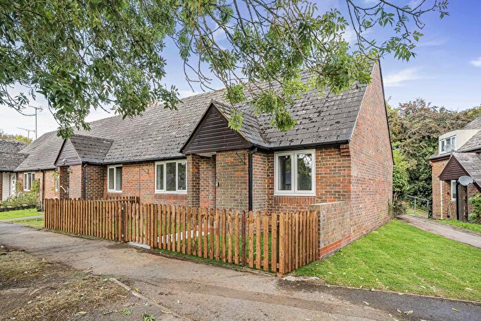1 Bedroom Bungalow For Sale In Swallow Lane, St Albans, AL1