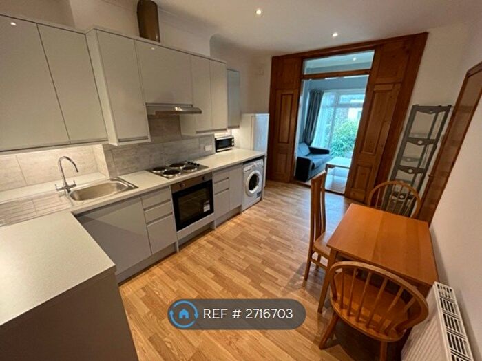 1 Bedroom Flat To Rent In Adelaide Ave, London, SE13