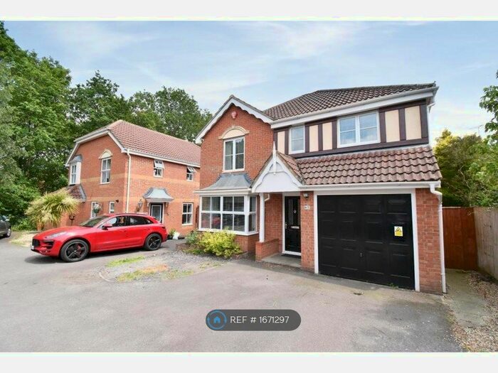 4 Bedroom Detached House To Rent In Neuman Crescent, Bracknell, RG12