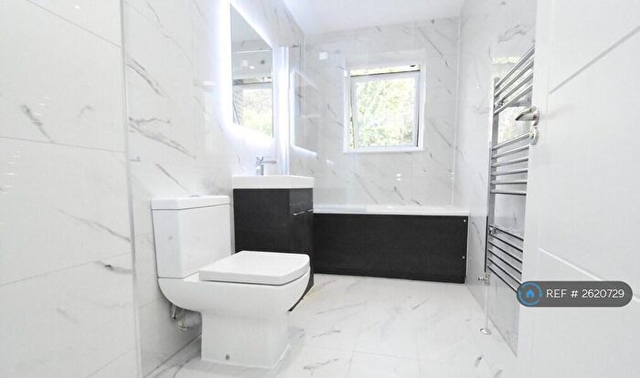 3 Bedroom Flat To Rent In Grandeur Heights, Purley, CR8