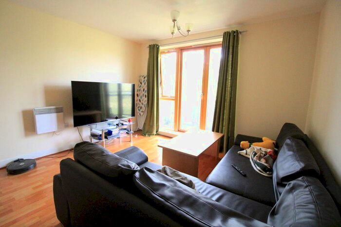 2 Bedroom Flat To Rent In Meath Crescent, London, E2