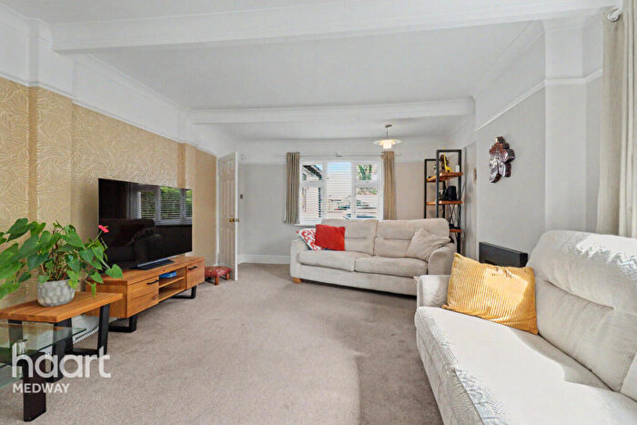 5 Bedroom Detached House For Sale In Maidstone Road, Chatham, ME4