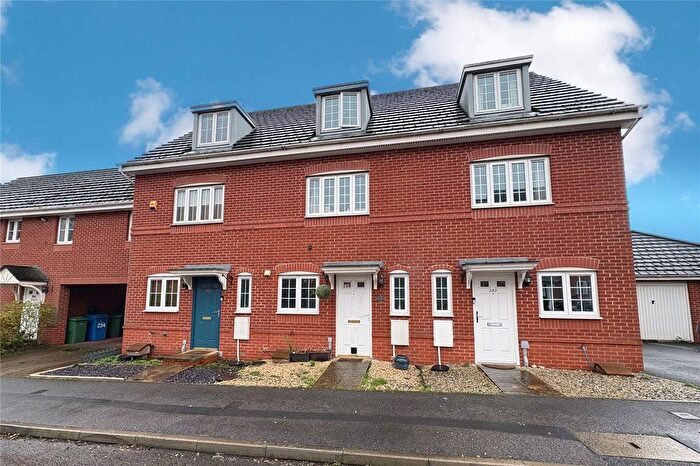 3 Bedroom Terraced House For Sale In Woodland Walk, Aldershot, Hampshire, GU12