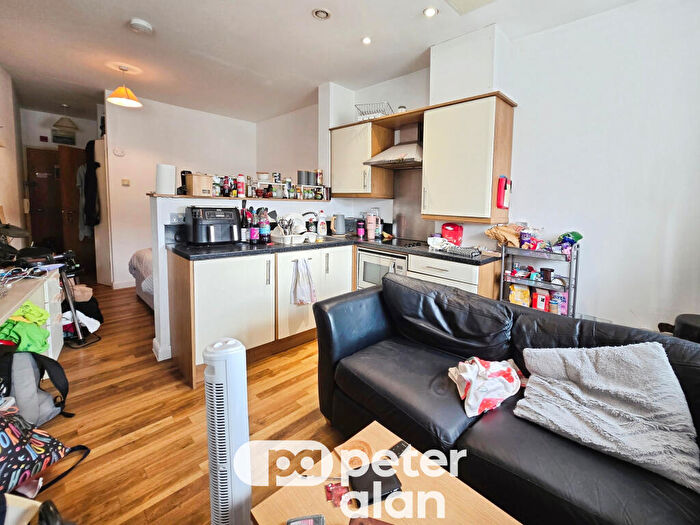 Flat To Rent In Portland House, Swansea, SA1