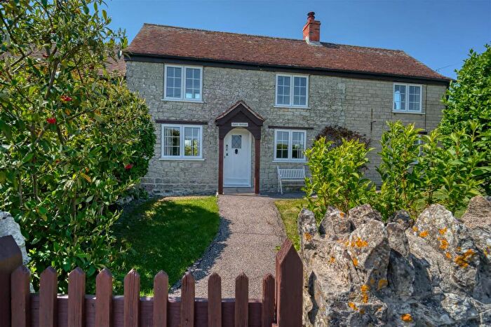 2 Bedroom Cottage For Sale In Shaftesbury Road, Mere, Warminster, BA12