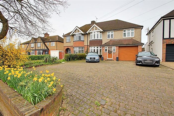 4 Bedroom Property For Sale In Toms Lane, Kings Langley, WD4