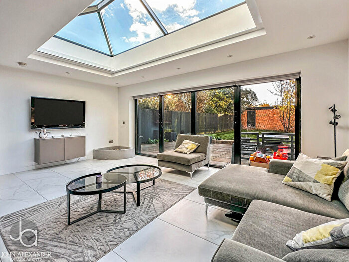 4 Bedroom Detached House For Sale In Straight Road, Colchester, CO3