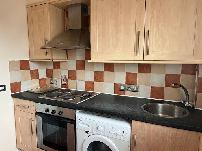 1 Bedroom Flat To Rent In Mill Gardens, - Mill Street, Luton, LU1