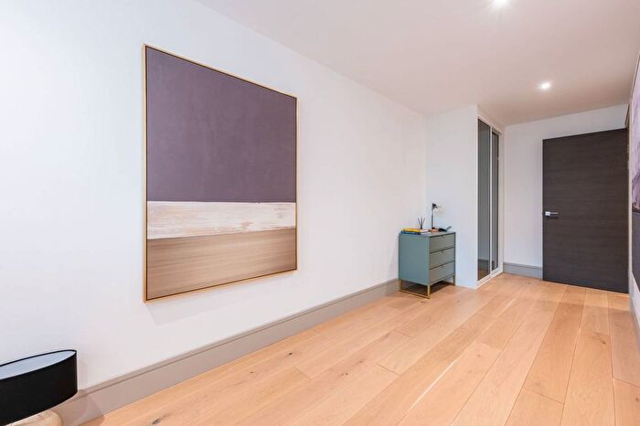 1 Bedroom Flat To Rent In Zenith House, Wood Green, London, N15