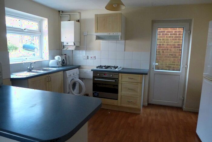 4 Bedroom Property To Rent In Benson Close, Reading, RG2