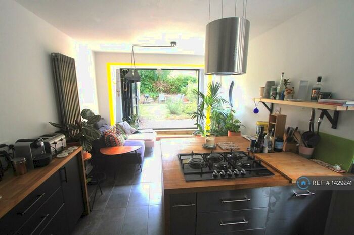 3 Bedroom Terraced House To Rent In Willenhall Road, London, SE18