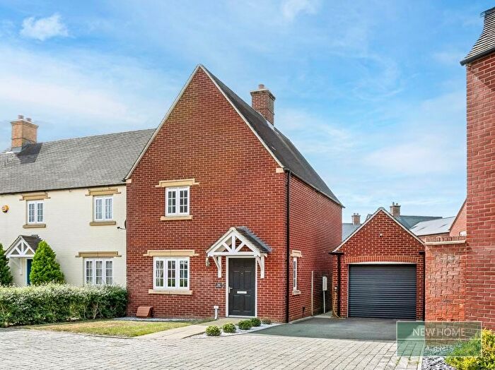 3 Bedroom Semi-Detached House For Sale In Orion Drive, Brackley, NN13