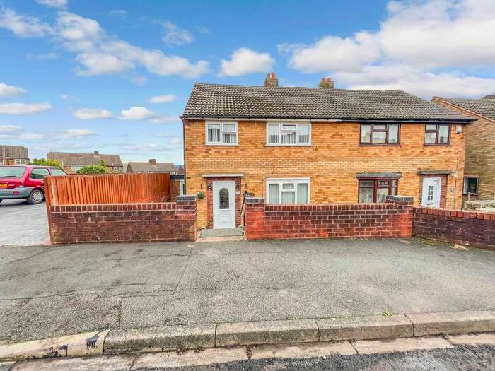 Houses for sale & to rent in B69 1HP, Malton Avenue, Tividale Oldbury