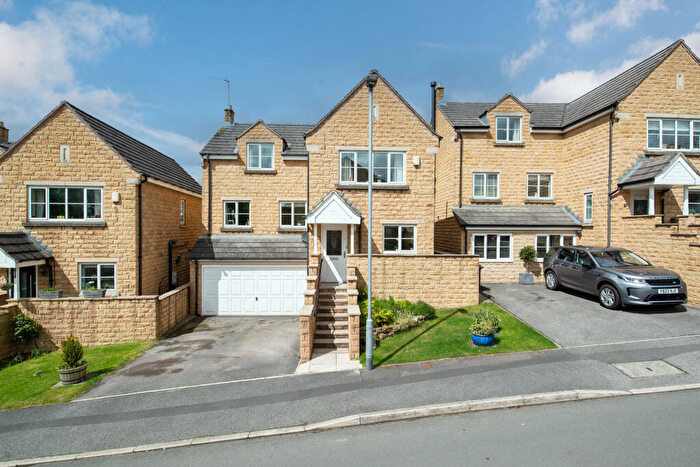 4 Bedroom Detached House For Sale In Mayhall Avenue, East Morton, West Yorkshire, BD20