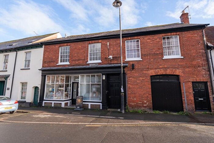 3 Bedroom Flat To Rent In North Street, Crediton, EX17