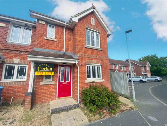 3 Bedroom End Of Terrace House To Rent In Alder Heights, Poole, BH12