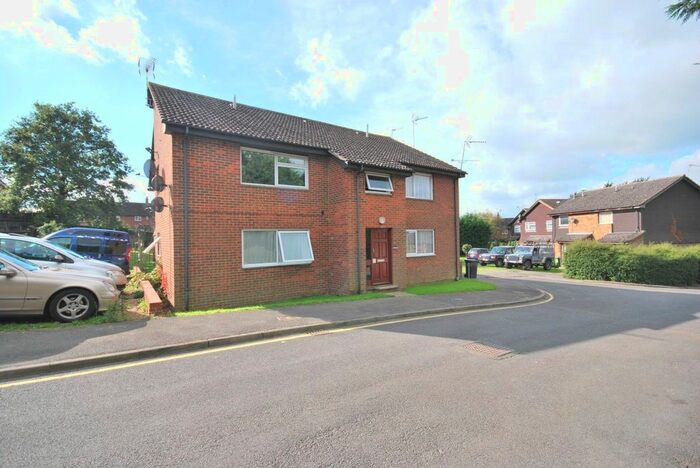 Studio To Rent In Ballard Close, Marden, Tonbridge, TN12