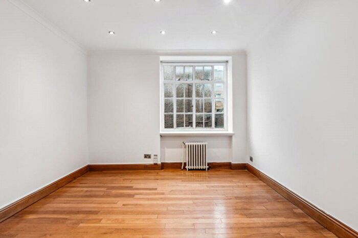 1 Bedroom Flat To Rent In Quebec Court, Seymour Street, London, W1H