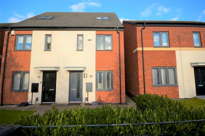 3 Bedroom Semi-Detached House To Rent In Akron Drive, Wolverhampton, West Midlands, WV10