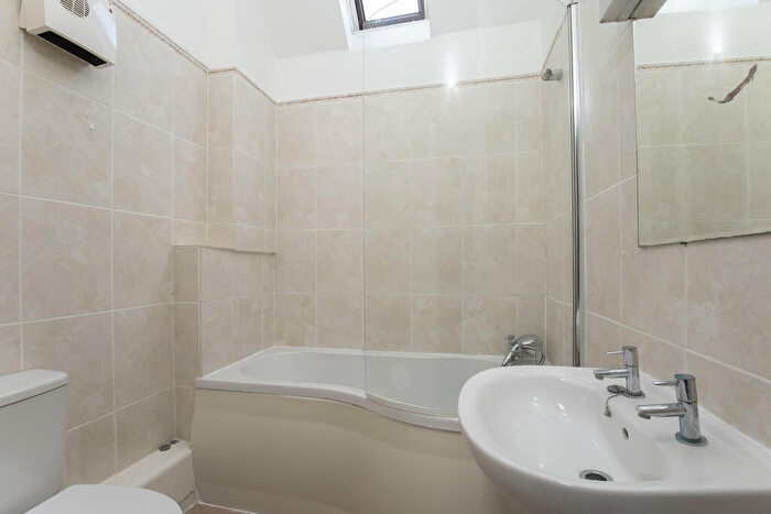 1 Bedroom Semi-Detached House To Rent In New Street, Cheltenham, GL50