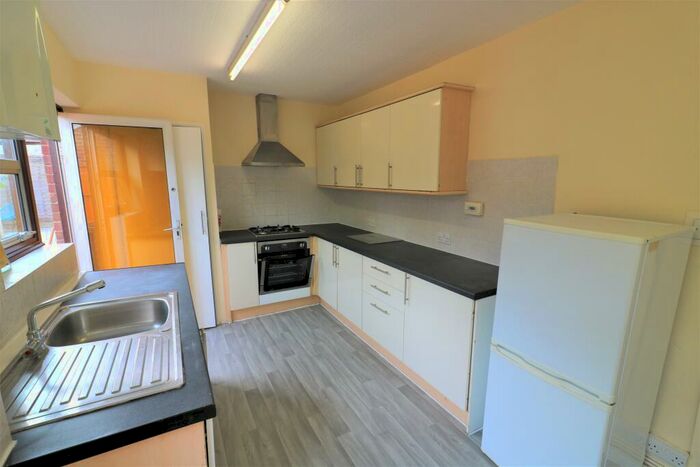 3 Bedroom Terraced House To Rent In Meadow Dell, Hatfield, AL10