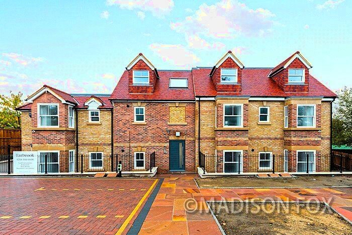 2 Bedroom Flat To Rent In Whitehall Road, Woodford Green, IG8