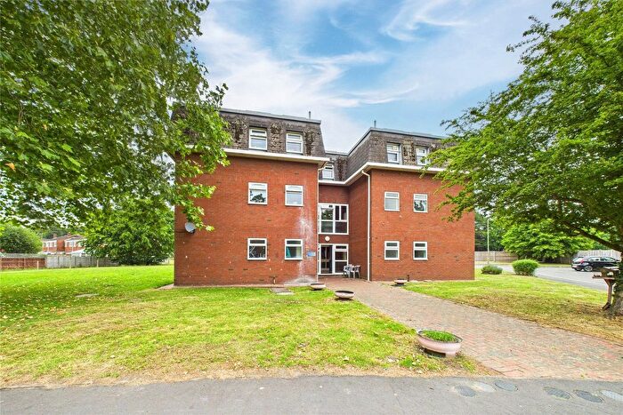 1 Bedroom Flat To Rent In Bartons Way, Farnborough, Hampshire, GU14
