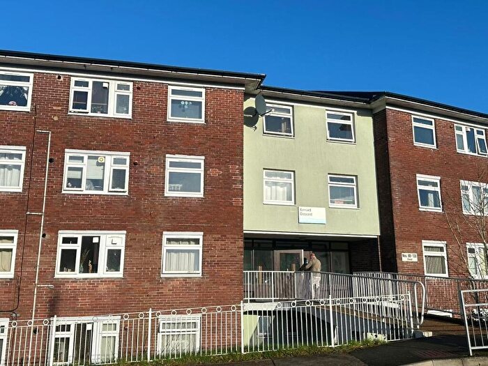 1 Bedroom Apartment To Rent In Kinnaird Crescent, PL6