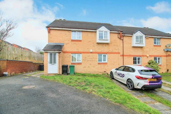 2 Bedroom Apartment To Rent In Wensleydale Mews, Armley, Leeds, LS12